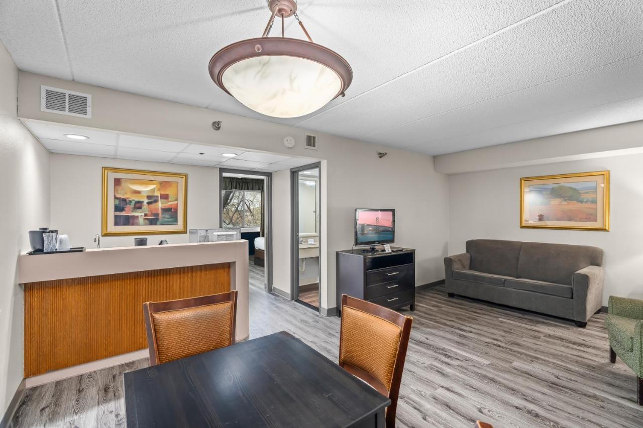 Quality Inn & Suites Mall Of America - Msp Airport Bloomington Extérieur photo