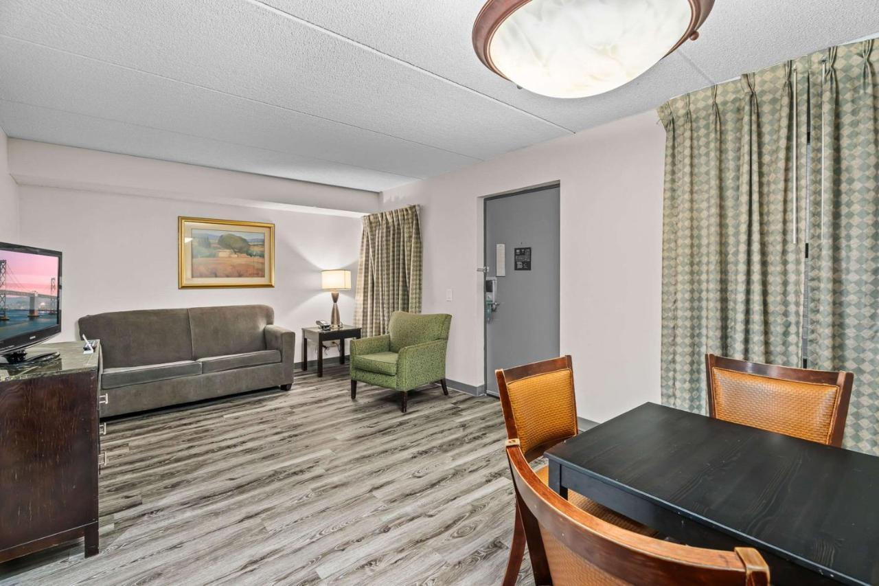 Quality Inn & Suites Mall Of America - Msp Airport Bloomington Extérieur photo