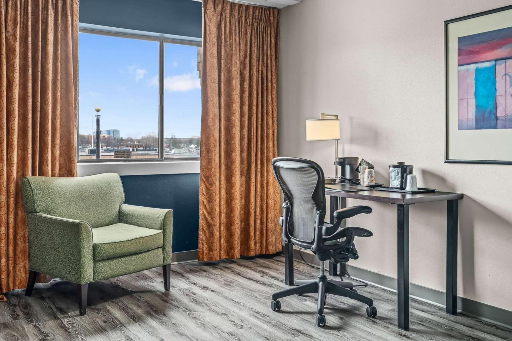 Quality Inn & Suites Mall Of America - Msp Airport Bloomington Extérieur photo