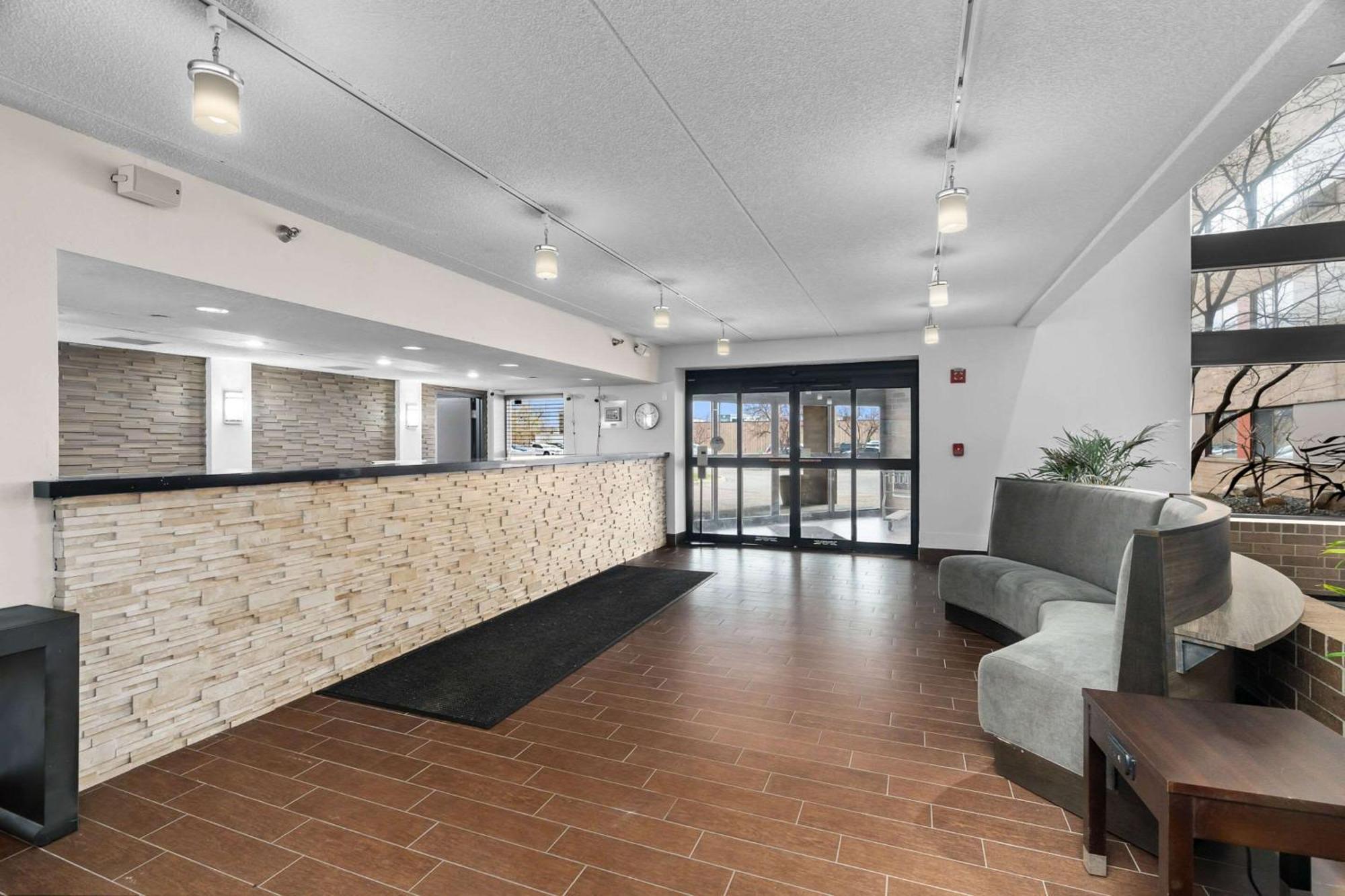 Quality Inn & Suites Mall Of America - Msp Airport Bloomington Extérieur photo