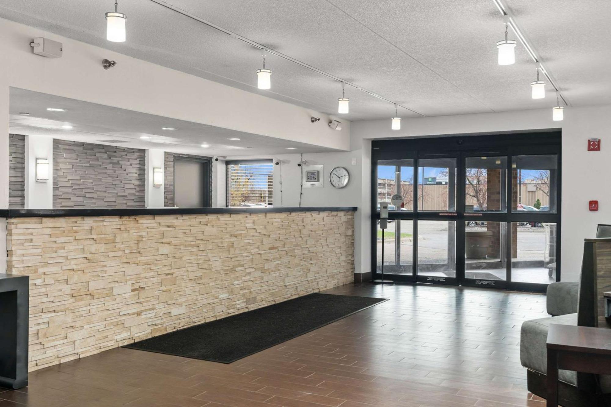 Quality Inn & Suites Mall Of America - Msp Airport Bloomington Extérieur photo